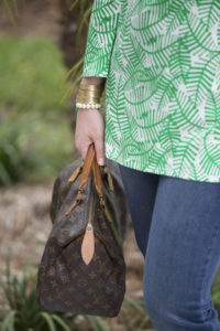 Green and White tunic, dark bootcut jeans, louis vuitton, jack rogers, sail to sable tunic, summer wardrobe, beach outfit, date night