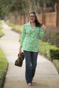 Green and White tunic, dark bootcut jeans, louis vuitton, jack rogers, sail to sable tunic, summer wardrobe, beach outfit, date night