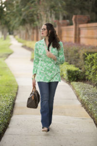 Green and White tunic, dark bootcut jeans, louis vuitton, jack rogers, sail to sable tunic, summer wardrobe, beach outfit, date night