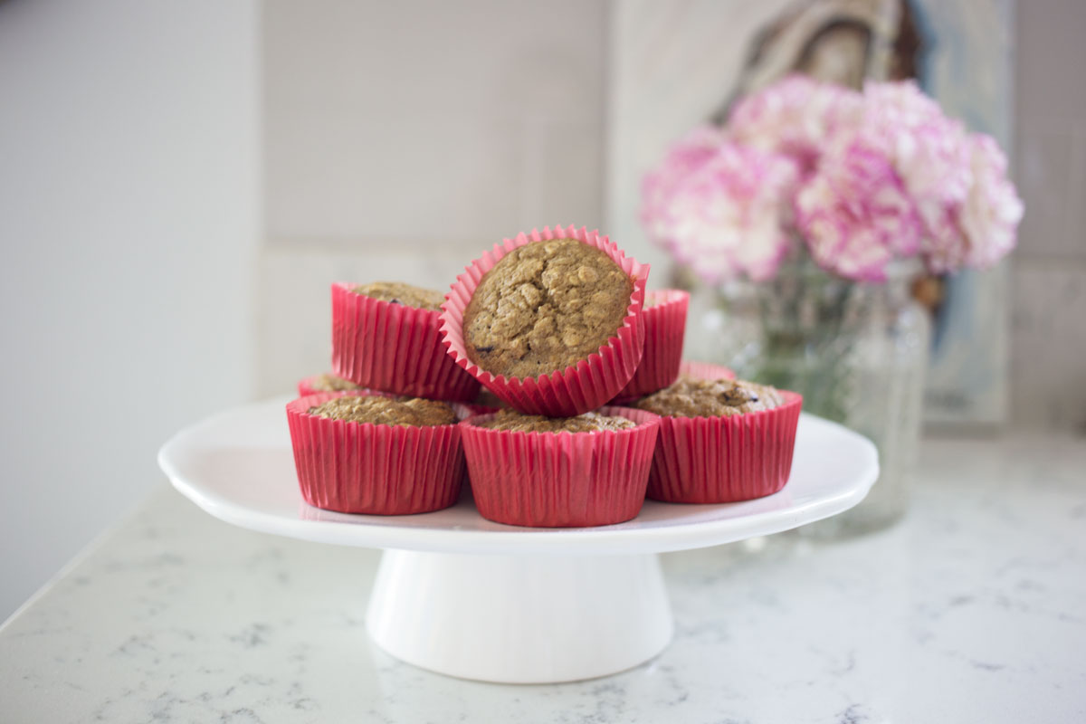 Florida lifestyle blogger, MikaelaJ, shares a no added sugar and no flour added muffins recipe! This recipe is perfect if you have a picky toddler!