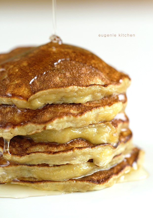 3-Ingredient Banana Pancakes | Getting your kids to eat healthily can be a challenge when you're a mom. Check out this list of five of my favorite healthy, kid-friendly recipes!