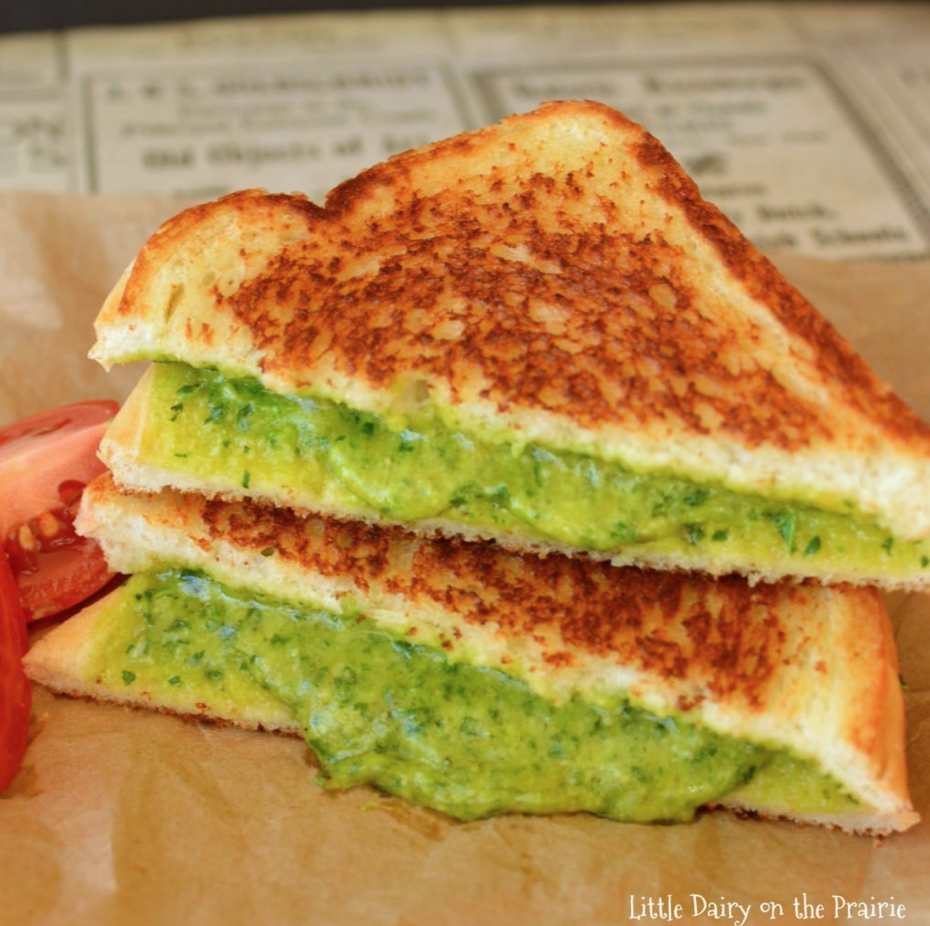 Grilled Cheese & Spinach Sandwich | Getting your kids to eat healthily can be a challenge when you're a mom. Check out this list of five of my favorite healthy, kid-friendly recipes!